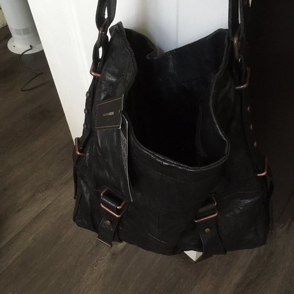 NWT BCBG MAX AZRIA hobo black leather bag - Picture 11 of 13